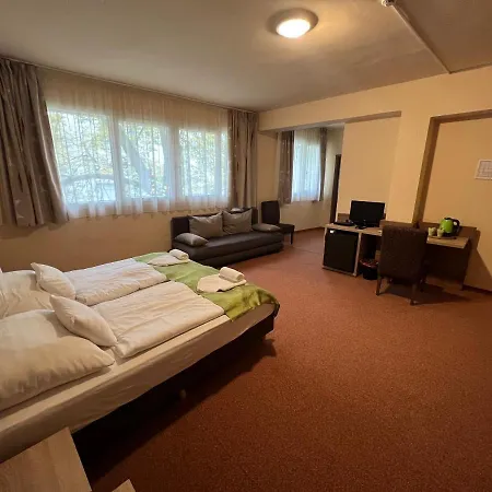 Отель Centrooms