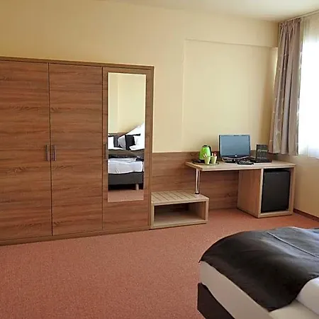 Centrooms * Eger
