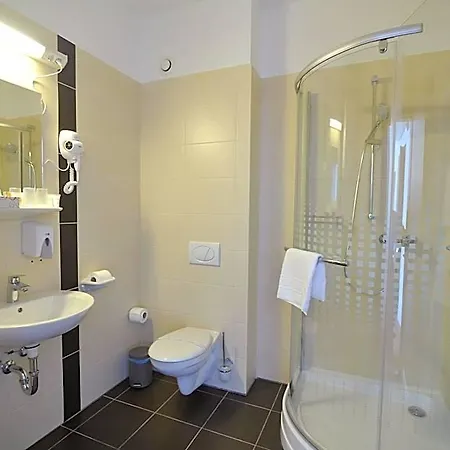 Centrooms Hotel *